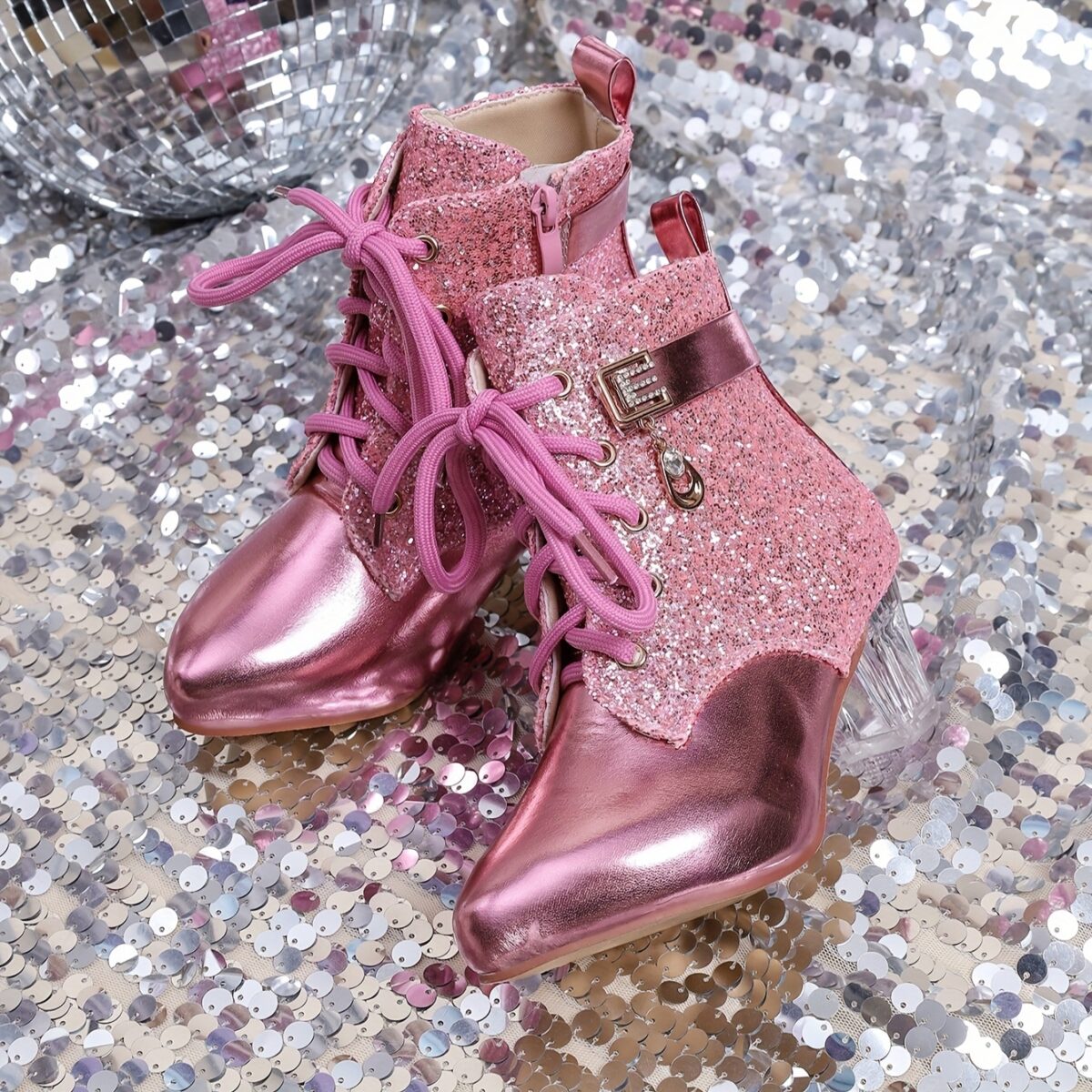 Twinkle Toes Girls Heels Stunning girls heels in rose gold perfect for parties and special occasions These sparkly heels feature a comfortable design ensuring your little one can dance the night away