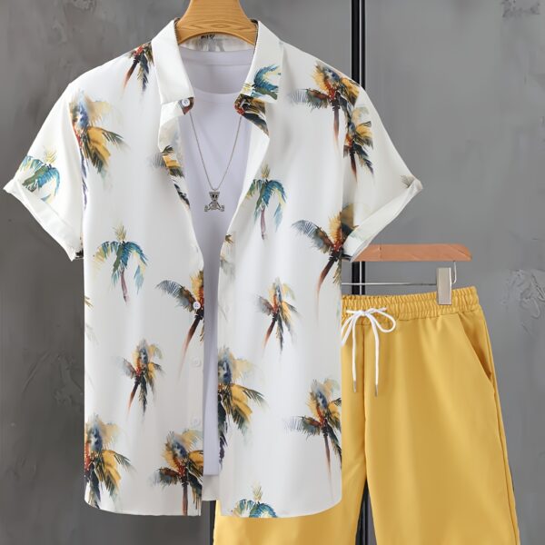 The Newness Riviera Escape Tropical Palm Set A stylish two piece outfit perfect for summer featuring a vibrant tropical palm print