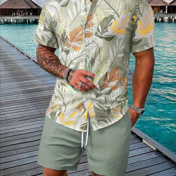 Womens Riviera Escape Floral Print Set A stylish two piece outfit perfect for summer featuring a vibrant floral print Ideal for warm weather adventures and effortless chic