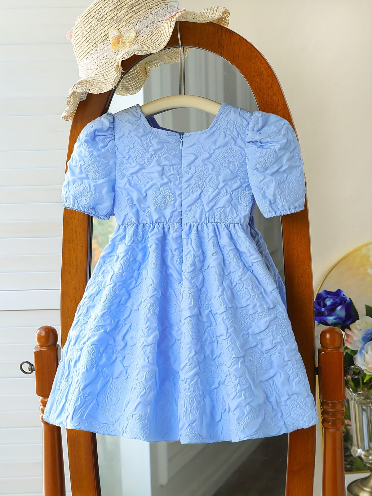 Adorable Little Darling Girls Party Dress from Newness perfect for birthdays weddings or any special occasion The dress features insert details about the dress eg a beautiful floral print sparkly sequins a flowing skirt