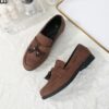 Newness Effortless Style Tassel Loafers in brown leather These chic loafers feature stylish tassels and are perfect for any occasion