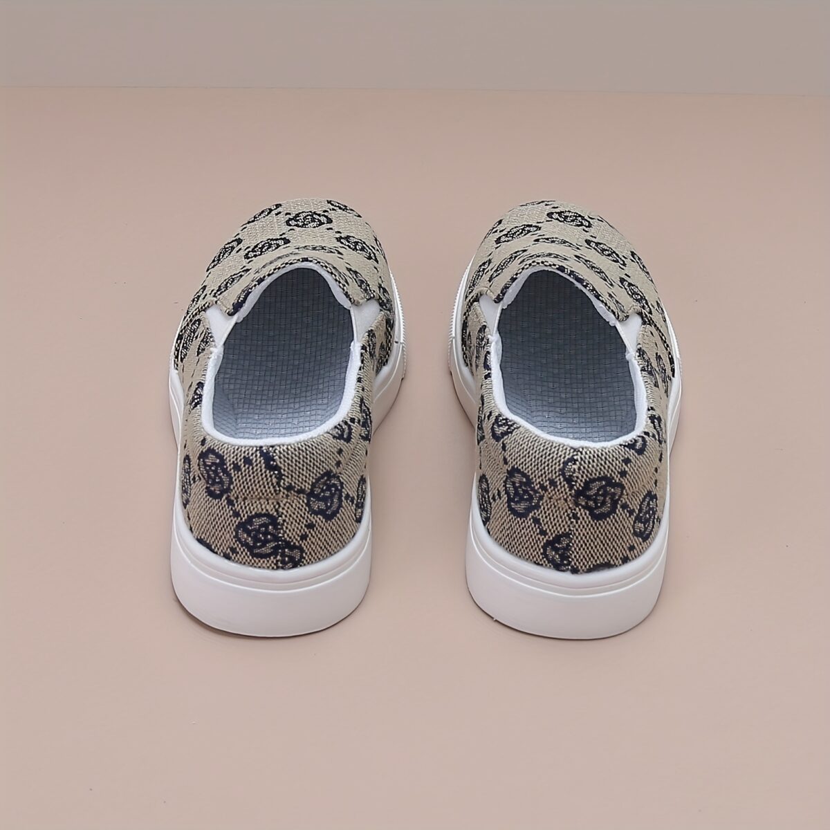 Stylish and comfortable Newness Little Wanderer Kids Canvas Shoes in white perfect for spring adventures The shoes feature a classic canvas design with a comfortable fit