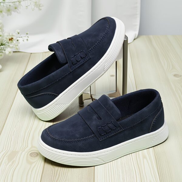 Stylish and comfortable Classic Kids Loafers from Newness perfect for any occasion High quality leather loafers in classic design