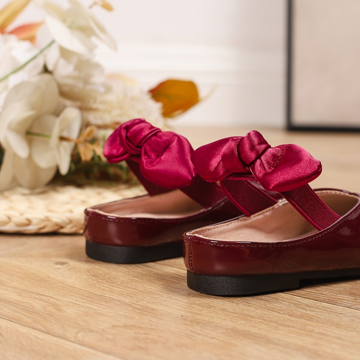 Adorable girls Mary Jane shoes in pink with a darling bow detail perfect for everyday wear