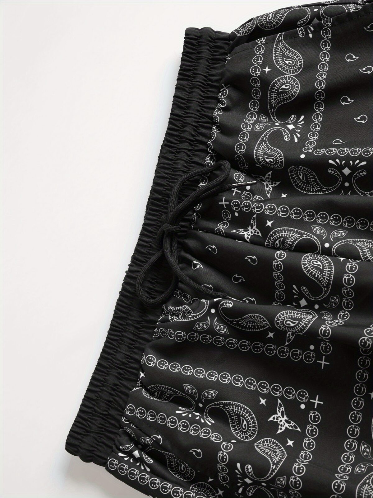 Effortlessly cool Newness paisley kimono set in a bold print and relaxed fit perfect for summer