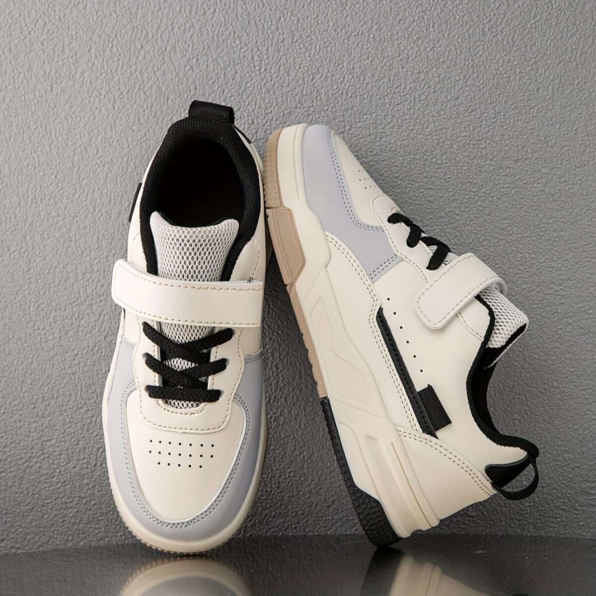 Stylish and comfortable patchwork sneakers for kids aged 14 and under Newness Playful Steps design features a vibrant mix of colors and textures