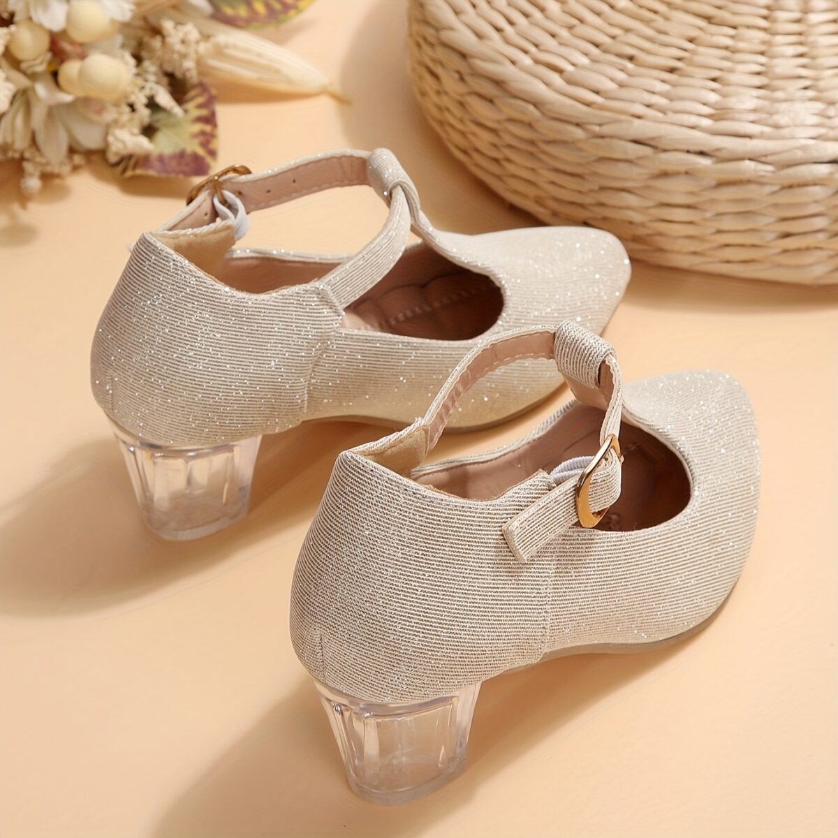 Girls twinkle toes glitter heels in gold perfect for parties and special occasions Sparkle and shine in Newness