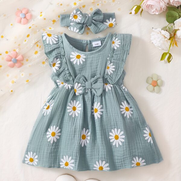Adorable BrownBark daisy dress set perfect for summer This cute and stylish outfit features a charming daisy print and is ideal for warm weather