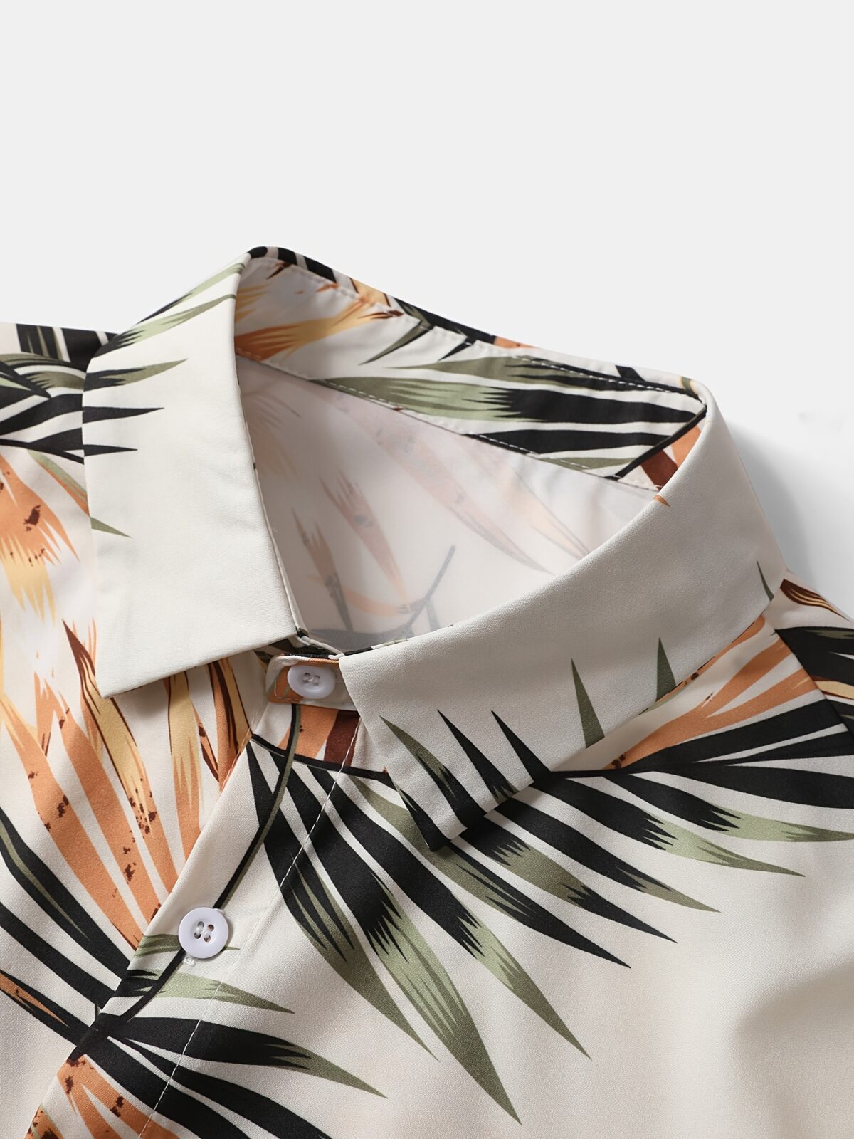 Embrace effortless summer style with the Newness Riviera Escape Leaf Print Set Crafted from breathable polyester this two piece set features a vibrant leaf print perfect for any occasion