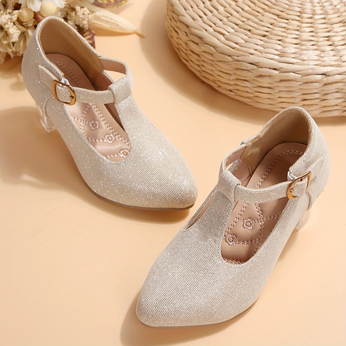 Girls twinkle toes glitter heels in gold perfect for parties and special occasions Sparkle and shine in Newness
