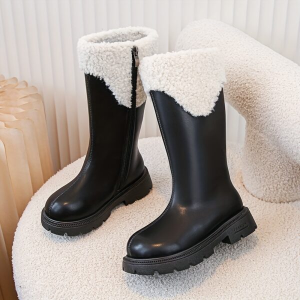 Newness Explorer Kids Winter Boots Stylish and practical kids winter boots perfect for snow ice and everyday wear Features waterproof construction and durable sole