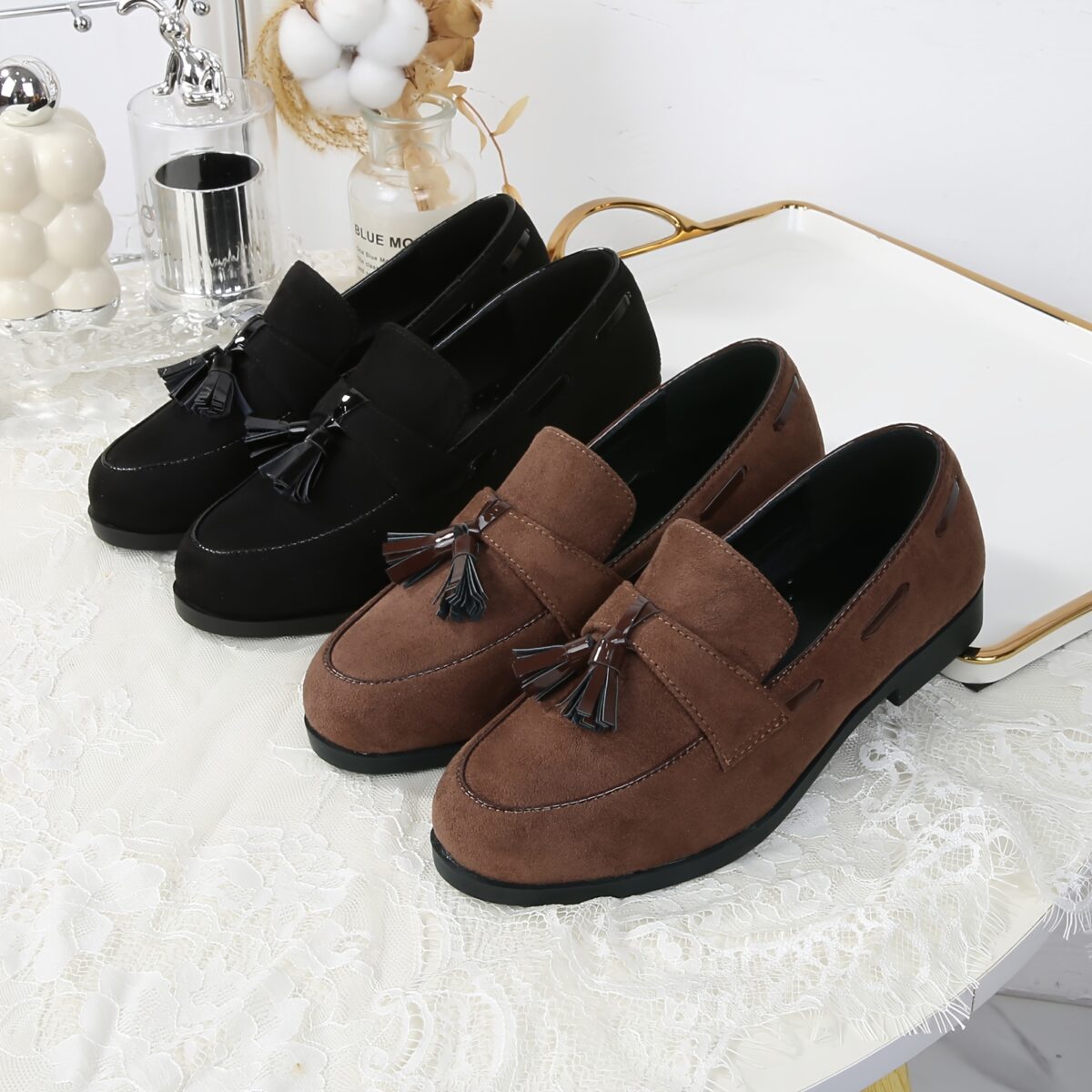 Newness Effortless Style Tassel Loafers in brown leather These chic loafers feature stylish tassels and are perfect for any occasion