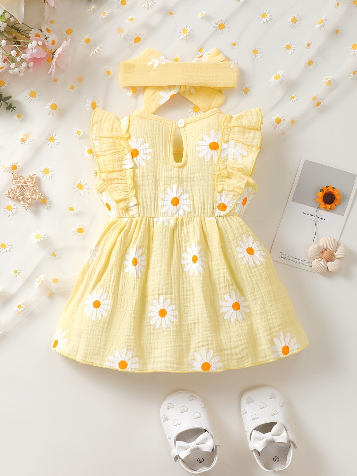 Adorable BrownBark daisy dress set perfect for summer This cute and stylish outfit features a charming daisy print and is ideal for warm weather